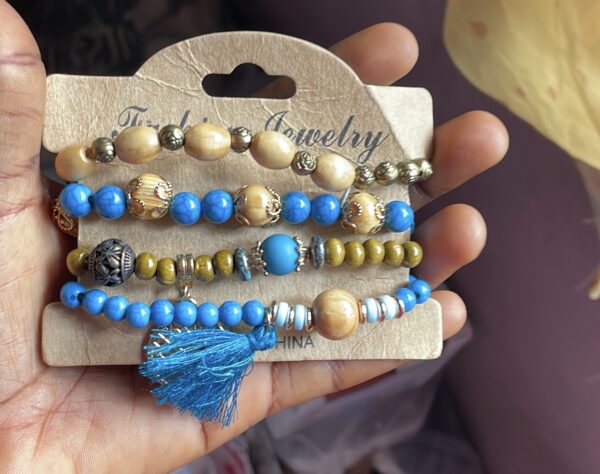 Hand bracelet 02
